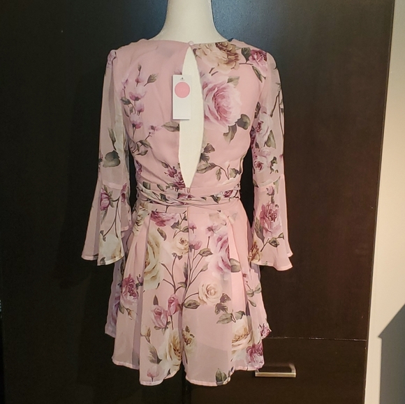 Floral Romper ๐๐ - Picture 2 of 8